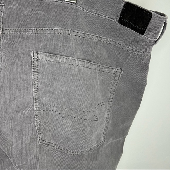 NEW American Eagle Outfitters Gray Corduroy High Rise Mom Jeans Plus Size 24 - Picture 9 of 10
